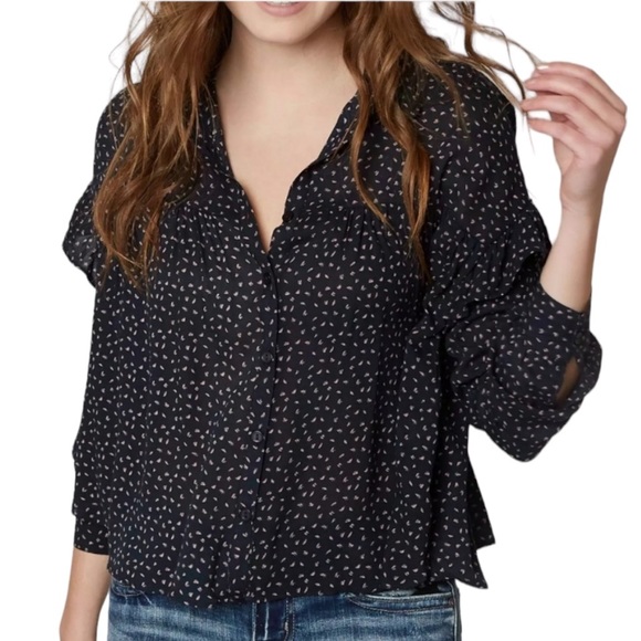 gimmicks by BKE Tops - NWT Buckles Gimmicks by BKE Ruffled Blouse